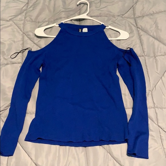 🔴 Sweater - Picture 1 of 4